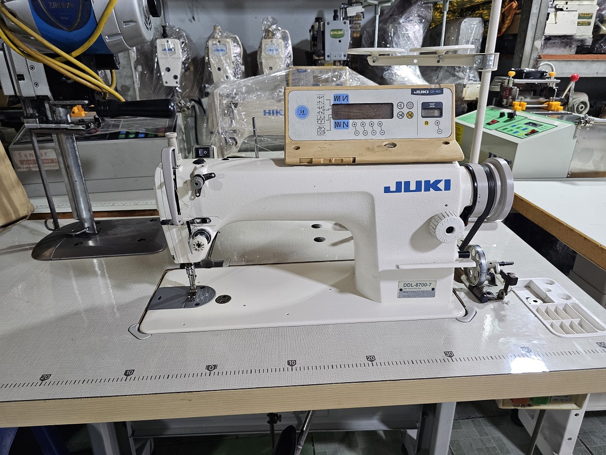 Cần thanh lý máy may 1 kim điện tử Juki chính hãng đời 8700-7
