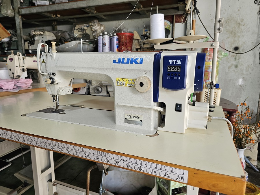 Cần bán máy may 1 kim cơ Juki DDL-8100E mô tơ liền trục